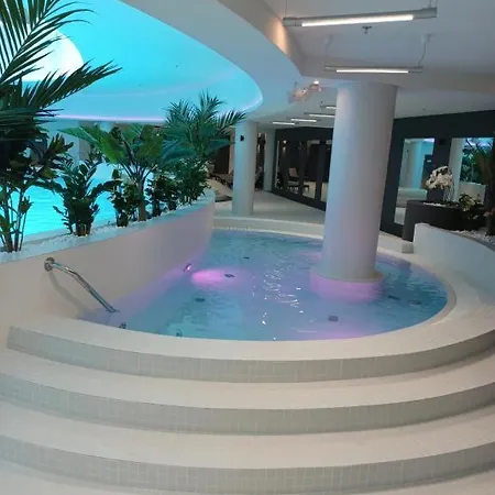 Luksusowy Z Widokiem, Basenem I Sauna Hanza Tower *