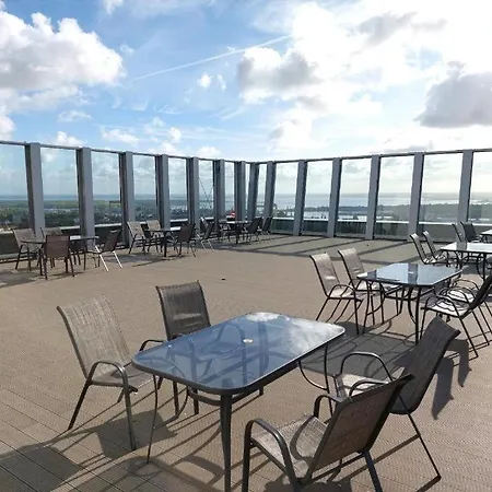 Luksusowy Z Widokiem, Basenem I Sauna Hanza Tower Apartman